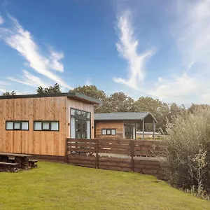 Little Eden Country Park, With Private Hot Tubs , Bridlington United Kingdom